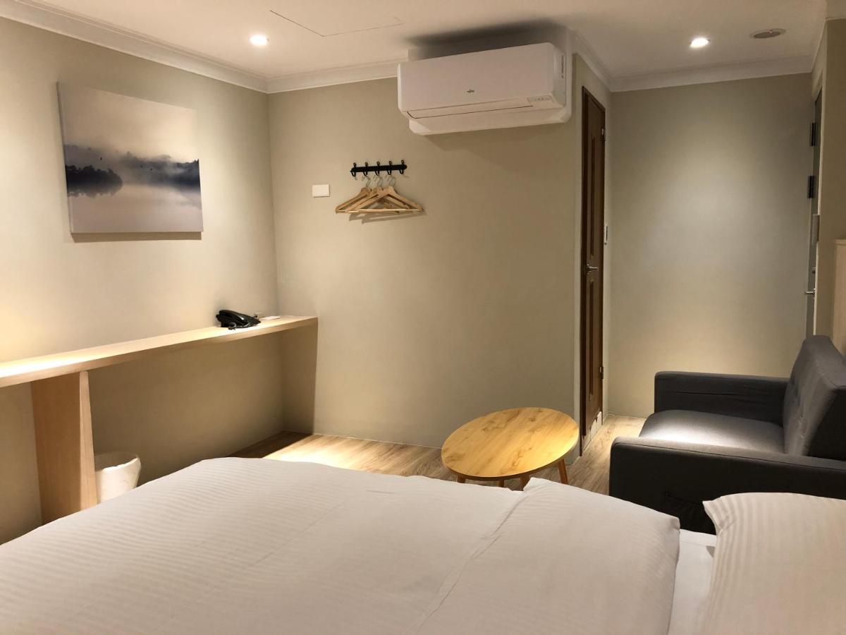 Yoshi Hotel Tainan Esterno foto
