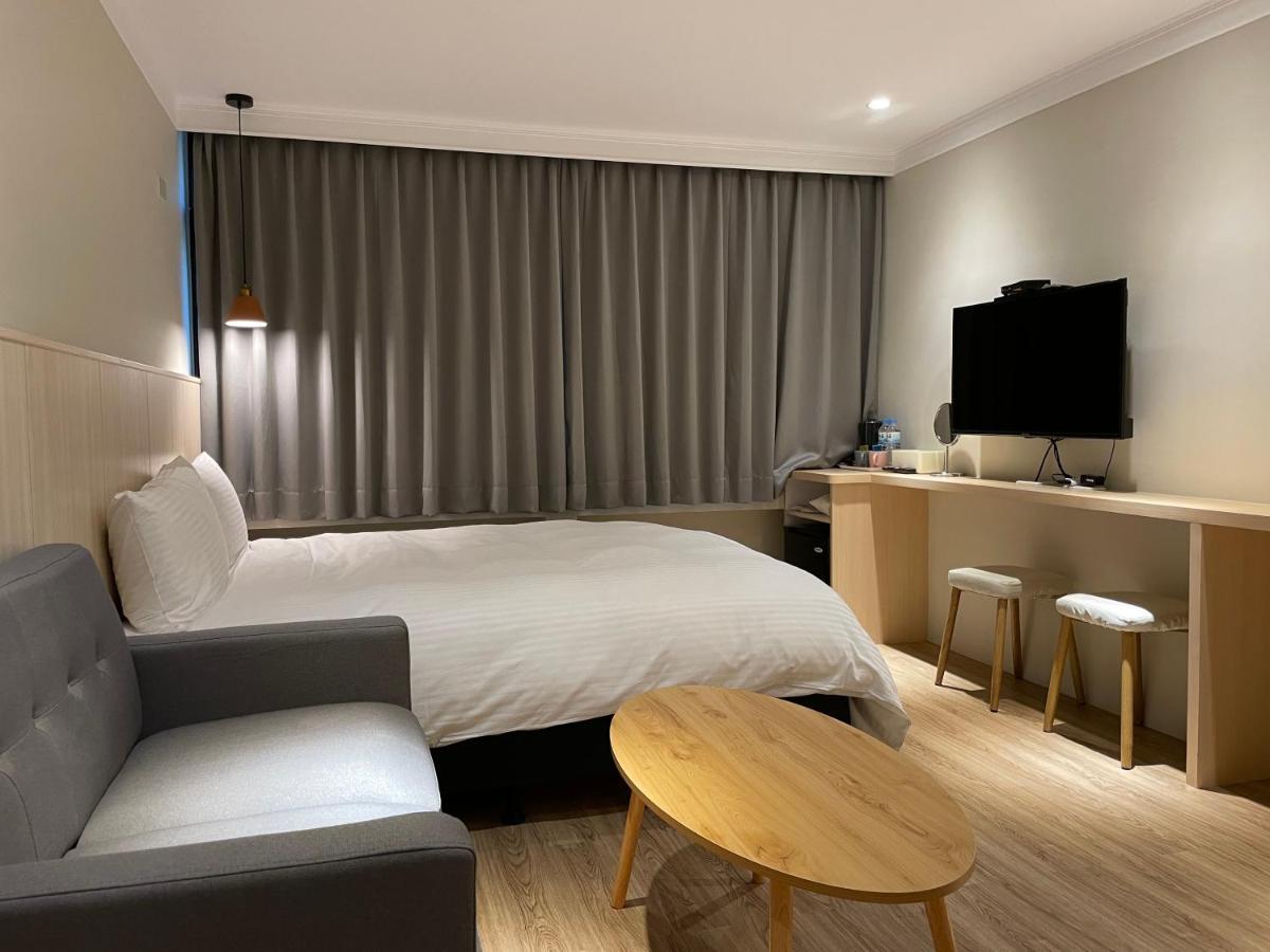 Yoshi Hotel Tainan Esterno foto