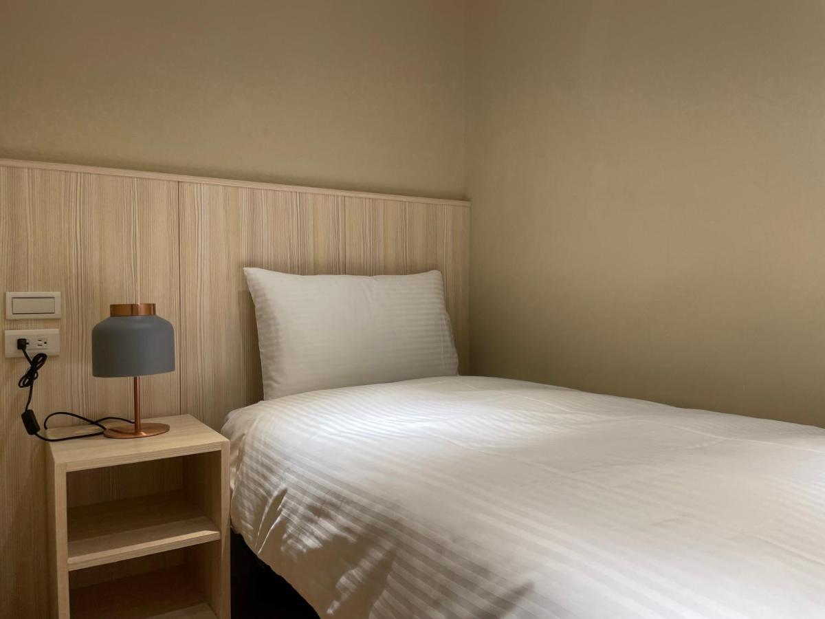 Yoshi Hotel Tainan Esterno foto