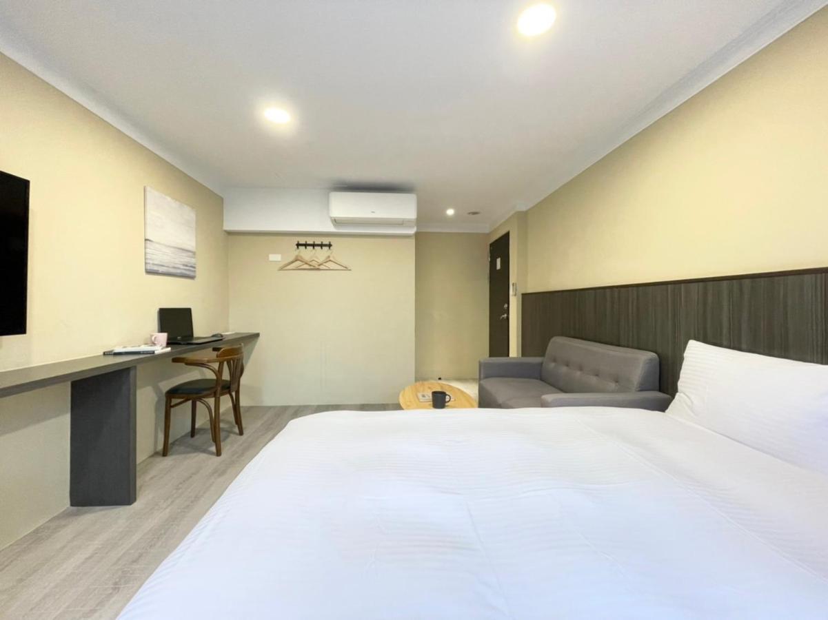 Yoshi Hotel Tainan Esterno foto
