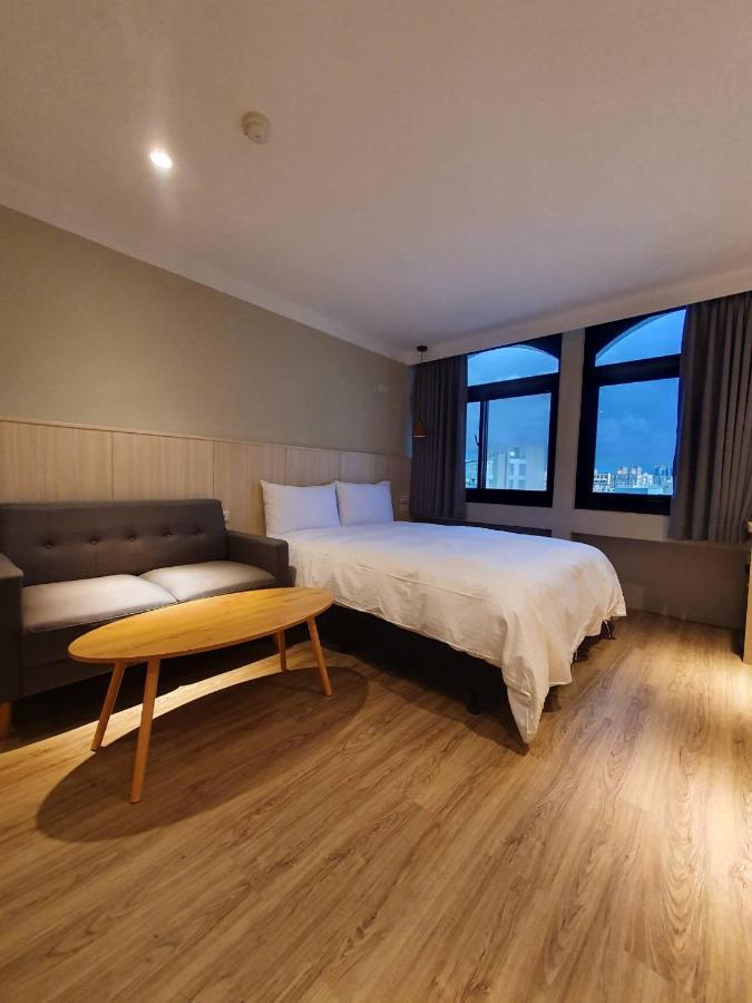 Yoshi Hotel Tainan Esterno foto
