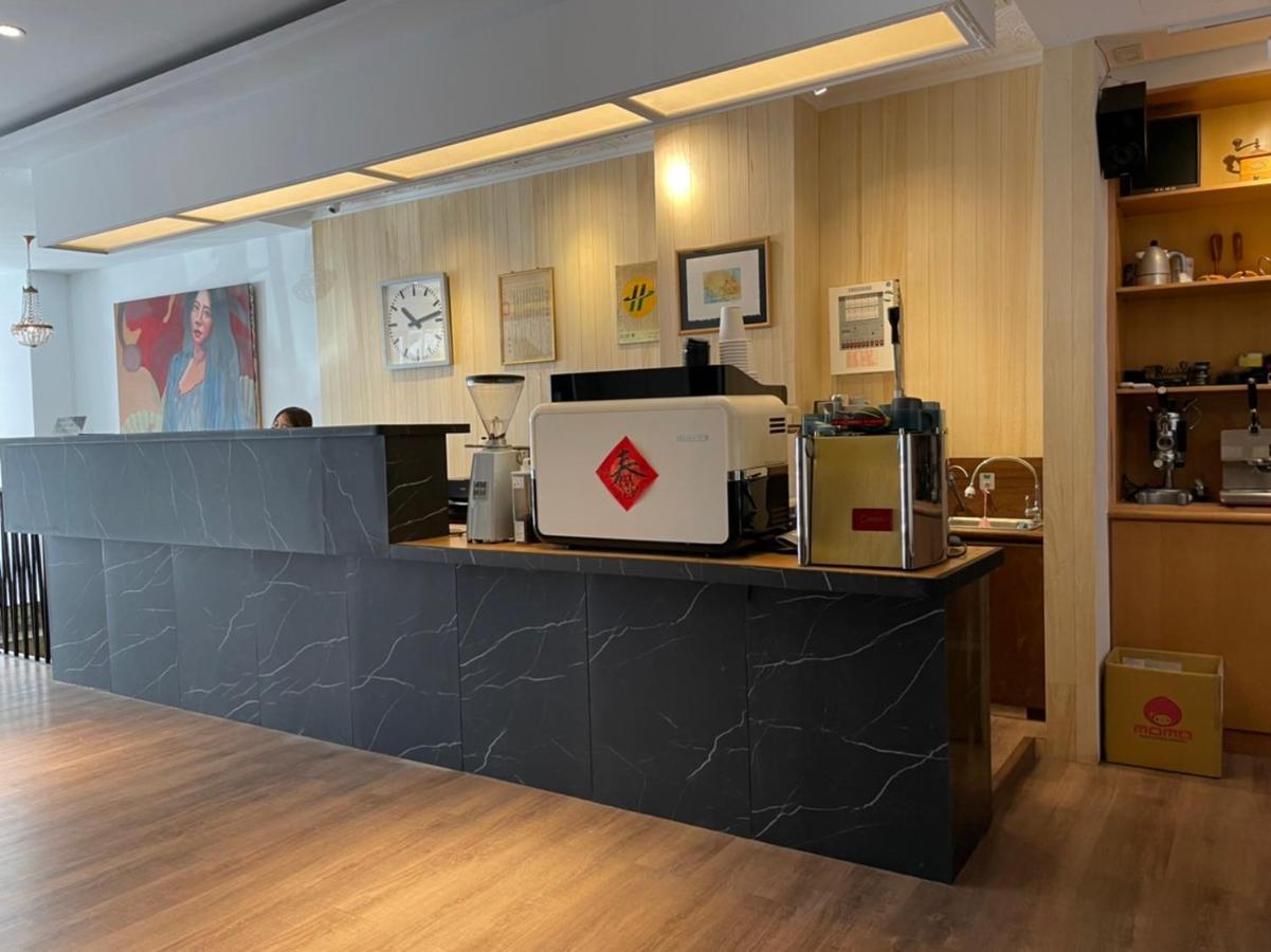 Yoshi Hotel Tainan Esterno foto