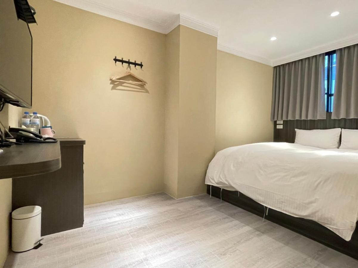 Yoshi Hotel Tainan Esterno foto