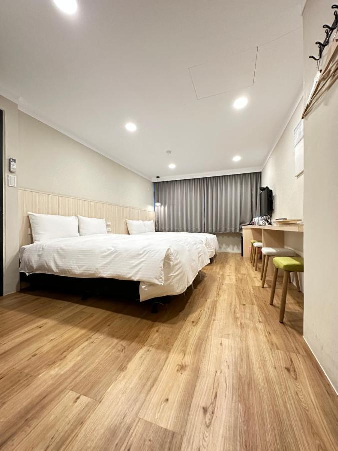 Yoshi Hotel Tainan Esterno foto