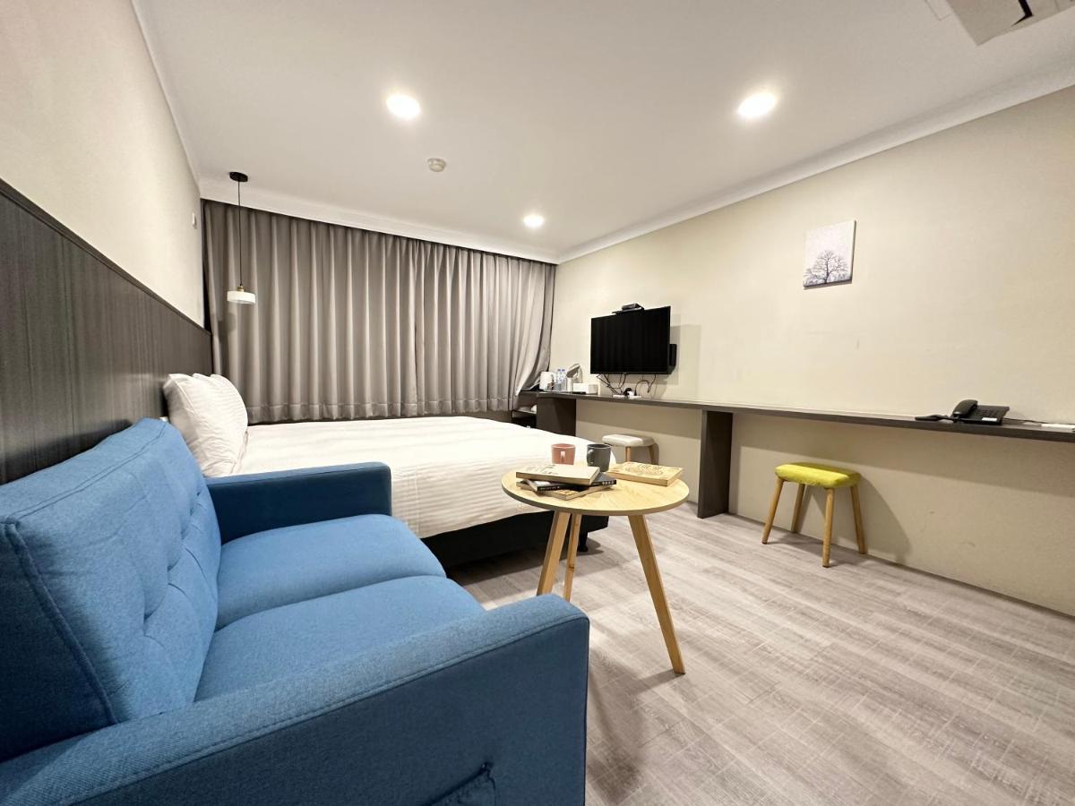 Yoshi Hotel Tainan Esterno foto